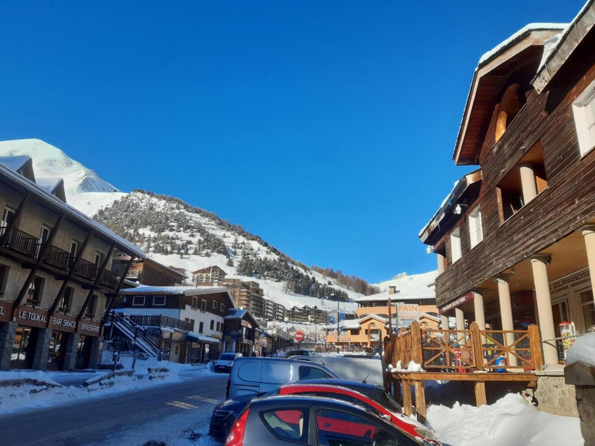Appartement studio de 17m2 de 4 couchage vue sur montagne à Allos Extérieur photo