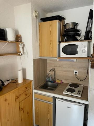 Appartement studio de 17m2 de 4 couchage vue sur montagne à Allos Extérieur photo