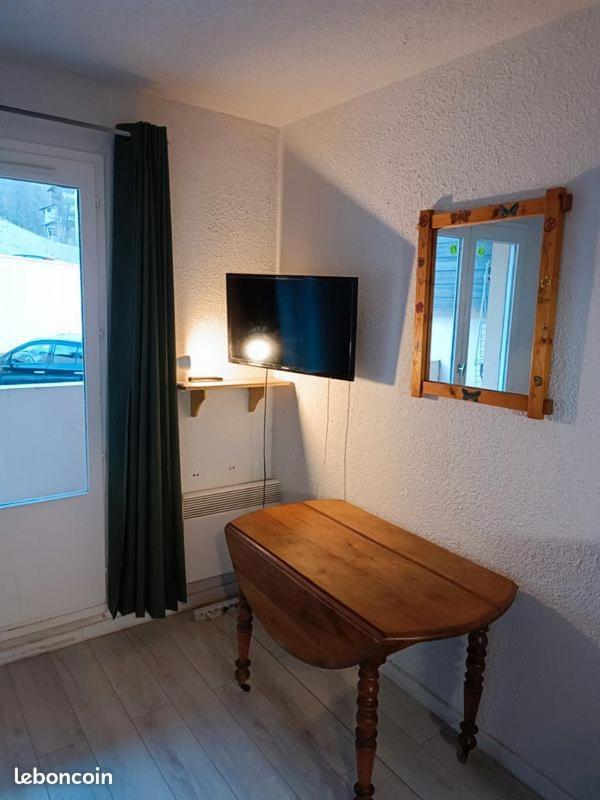 Appartement studio de 17m2 de 4 couchage vue sur montagne à Allos Extérieur photo